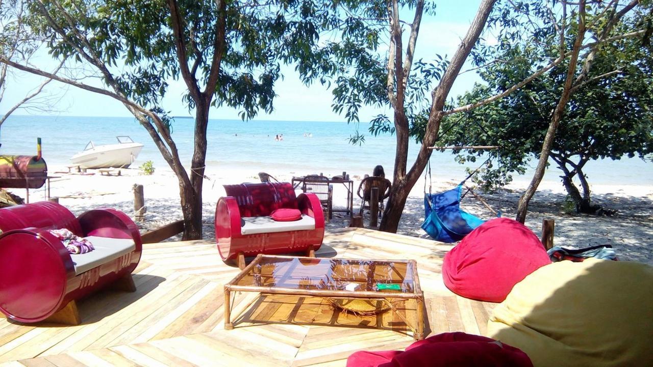 The Boarding House Hotel Sihanoukville Exterior foto